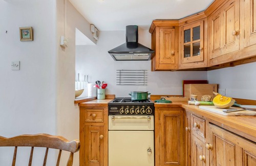 Foolow House | Dormy - Two Bedroom House, Sleeps 3