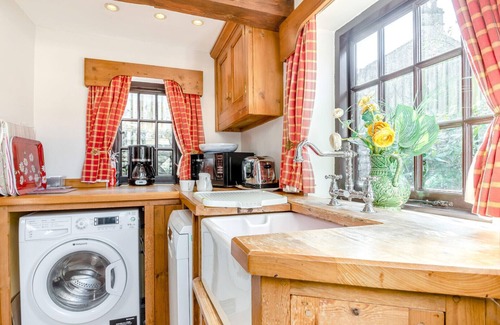 Foolow House | Dormy - Two Bedroom House, Sleeps 3