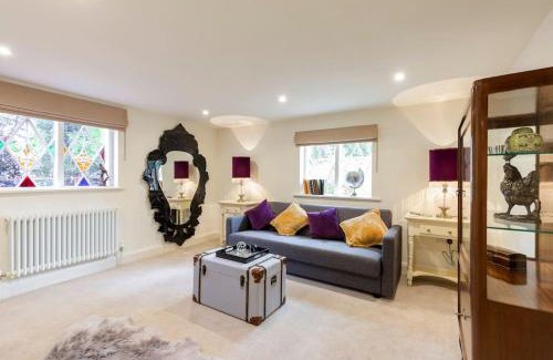 Bray on Thames House | Dorney Windsor Legoland 5 Star Stay for upto 14 guests