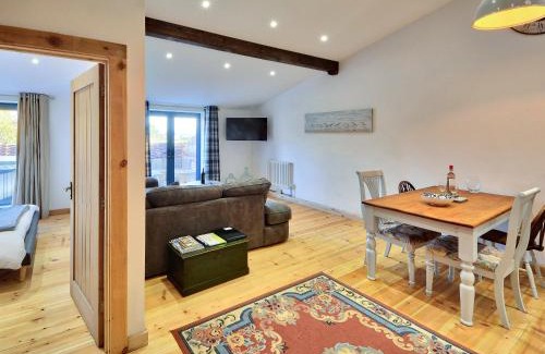 Ningwood House | Dornfelder - Ukc3209