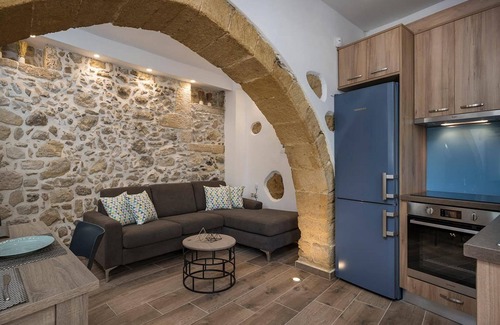 Drapanias Villa | Doro Silver Villa︱A Tranquil Retreat with an Outdoor Hot Tub