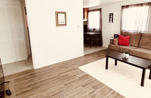 Hamilton Apartment | Dorothy, Quilt Town, USA!