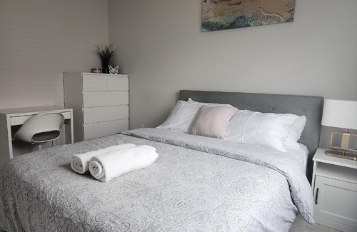 Ottawa Division House | Dorothy's Deluxe room
