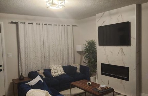 Ottawa Division House | Dorothy's Deluxe room