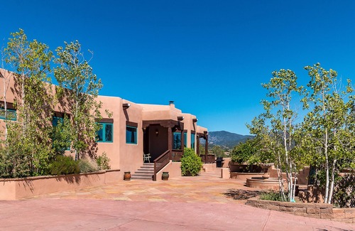 Santa Fe House | Dorthia Garden Retreat & Views