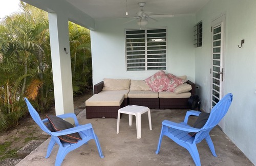 Bravos de Boston Cottage | "Dos Coquis" - Walk to the Beach with this perfect island home away from home!
