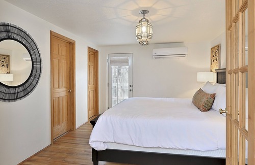 Northeast Santa Fe Bed & Breakfast | Dos Hermanas 4, 5, 6 & 8 | Downtown | Courtyard