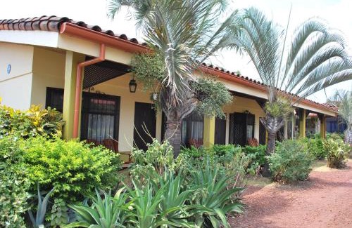 Cacique Bed & Breakfast | Dos Palmas Studio Apartments