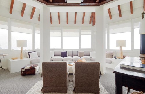 Beret Apartment | Dossau by FeelFree Rentals