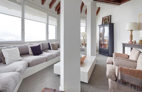 Beret Apartment | Dossau by FeelFree Rentals