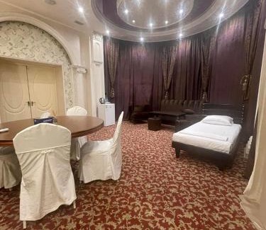 Parakar Hotel | Dostoevsky Hotel Աղ ու Հաց FOOD COURT