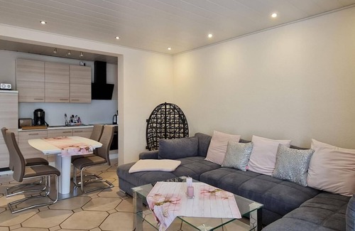 Nuedlingen House | Double Apartment with Garden