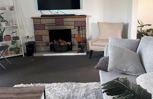 Mount Roskill House | Double bedroom in Auckland central near airport