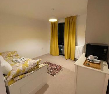 Sudbury House | Double Bedroom with En-Suite