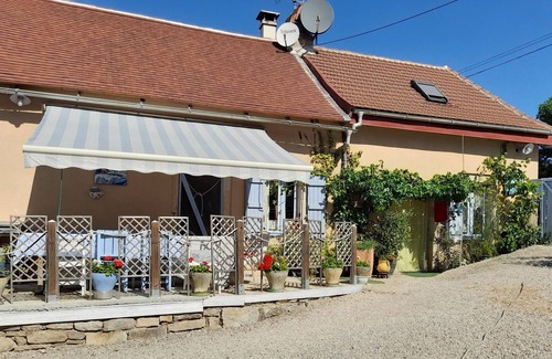 Puyjourdes Ski Chalet | Double bedroom with shower room and WC B&B