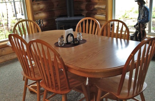 Dubois Cabin | Double D Mountain Escape Family Cabin Close to Yellowstone!
