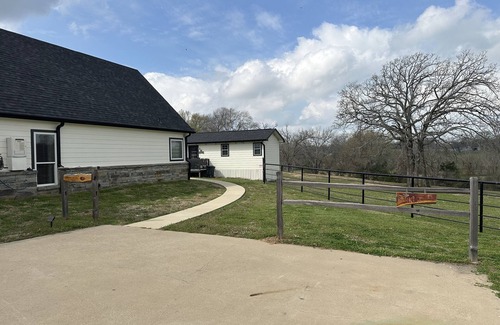Emory Cabin | Double D Ranch Guest House