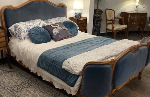 Bellac Bed & Breakfast | Double Deluxe Room - Large with seating area (Room 1)