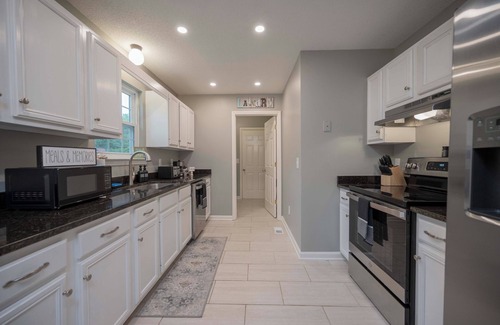 Murfreesboro House | Double Diamond Rentals - Peaceful Retreat