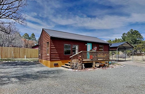 Alto House | Double Eagle 2 | Pet Friendly, Upgraded + Across from Flying J Ranch!