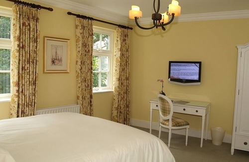 Termonfeckin Hotel | Double Ensuite with Bath at Flynns of Termonfeckin
