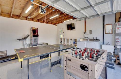 North Clairemont House | Double Flamingo HotTub BBQ Game Room Self Check-in