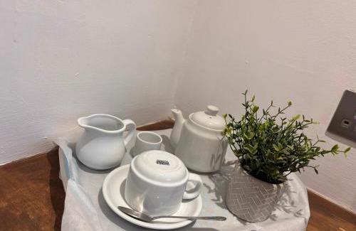 Thorpe Satchville Hotel | Double ground floor room - Leicester free parking and drinks