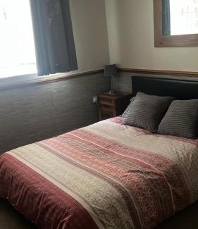 Thorpe Satchville Hotel | Double ground floor room - Leicester free parking and drinks