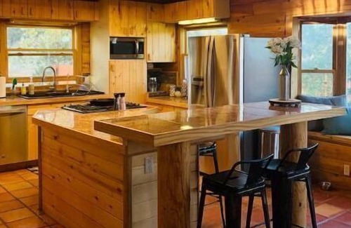 Hesperus House | Double J Cabin! Hot Tub, Sauna and Star Gazes!