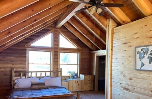 Hesperus House | Double J Cabin! Hot Tub, Sauna and Star Gazes!