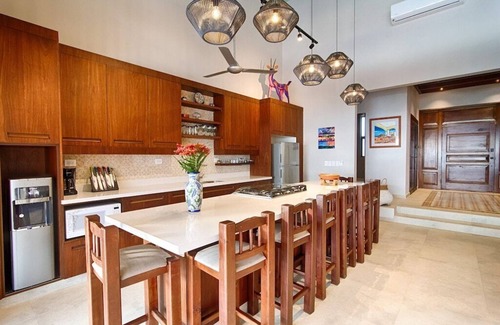 Isla Mujeres House | Double Lot 4BR Oceanfront Oasis + Pool + Concierge