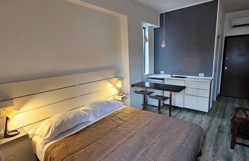 Potenza House | Double or Twin Beds Studio Apartment and Private Parking in Loco