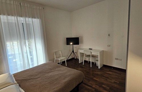Potenza House | Double or Twin - Private Outdoor Bathroom and Private Parking in Loco