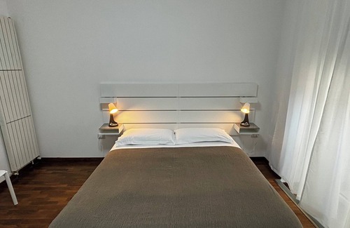 Potenza House | Double or Twin - Private Outdoor Bathroom and Private Parking in Loco