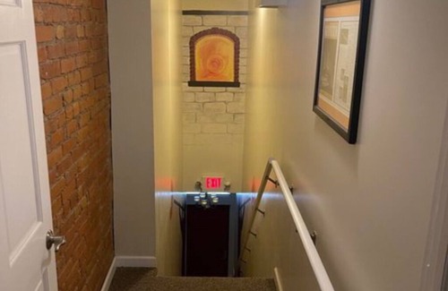 Corning Apartment | Double Queen Guestroom
