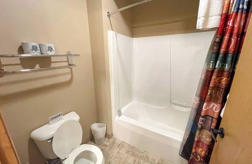 Spring Brook Hotel | Double Queen Hotel Room @ Spring Brook Resort
