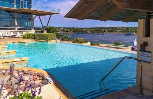 Lakeway Hotel | Double Queen Lakeview at Lakeway Resort & Spa, Outdoor Pool!