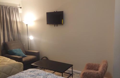 Jersey City House | Double queen room 6 minutes walk to Penn station NYC EWR