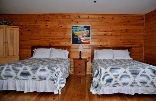 Brooklin Hotel | Double Queen Room at The Eggemoggin Reach Inn in Brooklin, ME
