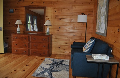 Brooklin Hotel | Double Queen Room at The Eggemoggin Reach Inn in Brooklin, ME