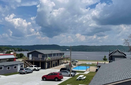 Lake City Apartment | Double Queen Room Sum
