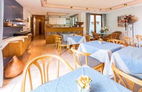 Gailingen Apartment | Double room 7 with shower and WC