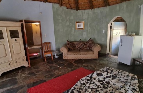 Hartbeespoort Apartment | Double Rondavel with Dam views