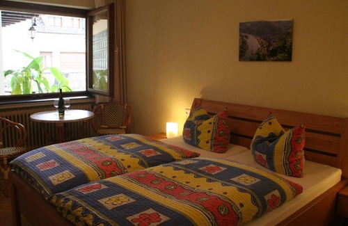 Uerzig Bed & Breakfast | Double room 1 - Wine and guest house Hermann-Josef Schmitz