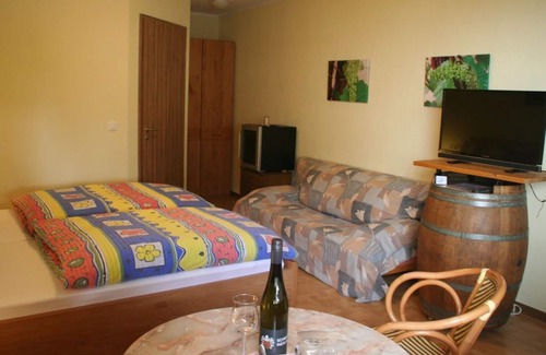 Uerzig Bed & Breakfast | Double room 1 - Wine and guest house Hermann-Josef Schmitz