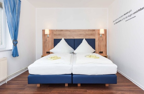 Altharlingersiel House | Double room B - Huus an't Deep in Altharlingersiel