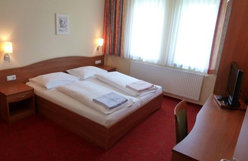 Anger House | Double room B without balcony (1-2 nights) - Hotel Angerer-Hof