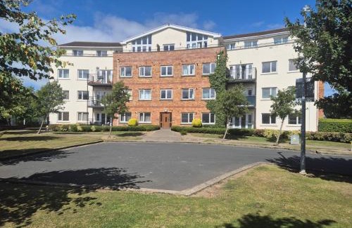 Dublin House | Double room beside tramline