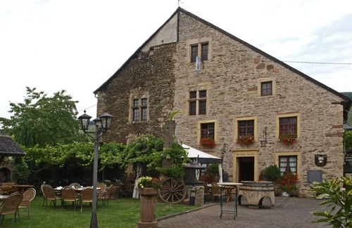 Longuich Bed & Breakfast | Double room Burggarten - Alte Burg Longuich - Guest house