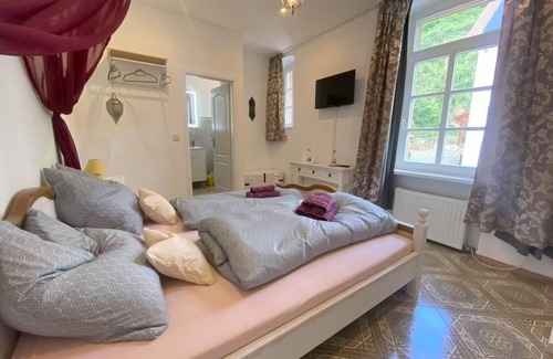 Neuleiningen Bed & Breakfast | Double room Cassablanca - Felsenmühle Neuleiningen